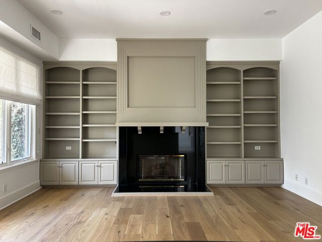 10515 Oaklawn Road, Los Angeles CA: https://media.crmls.org/mediaz/de6e6bfe-9fa0-43ac-9493-0b51ad8ad9c8.jpg