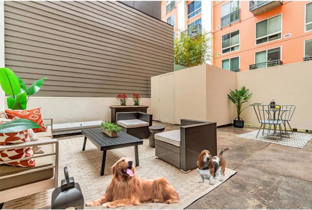 50 Lansing Street, San Francisco CA: https://media.crmls.org/mediaz/de6e83c6-104a-4112-94c2-70fc5a480279.jpg