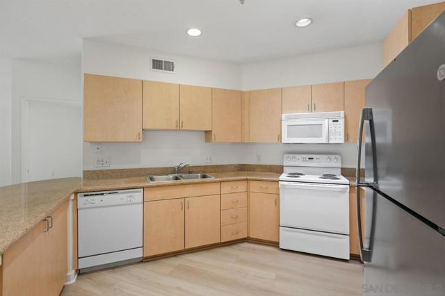 Image 6 of 33 For 1501 Front St  429