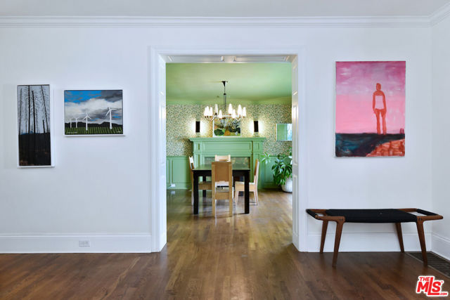 4444 Libbit Avenue, Encino CA: https://media.crmls.org/mediaz/de703d64-ce92-4efc-b342-0844d104aa04.jpg