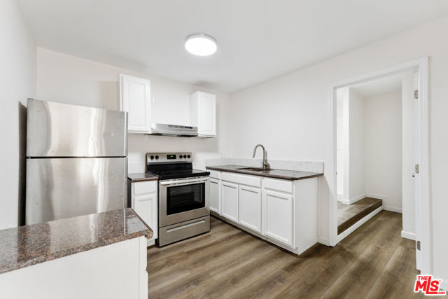 9256 6th Avenue, Hesperia CA: https://media.crmls.org/mediaz/de7060e8-afeb-4531-b836-1125f00827ee.jpg