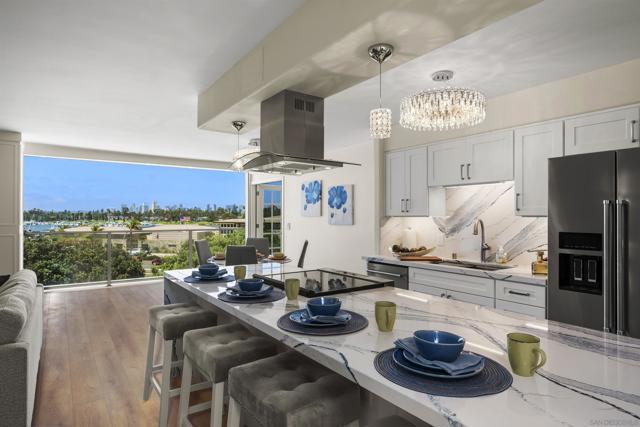 1820 Avenida del Mundo, Coronado CA: https://media.crmls.org/mediaz/de706e7f-3773-457b-93d7-562382892941.jpg