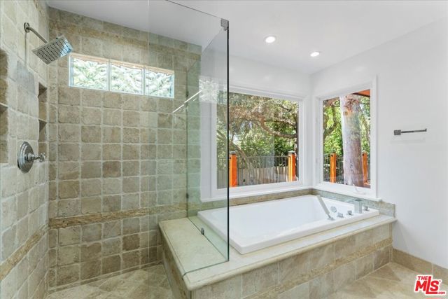 21171 Colina Drive, Topanga CA: https://media.crmls.org/mediaz/de70d961-99b8-4653-a58c-579e8fcd7f48.jpg