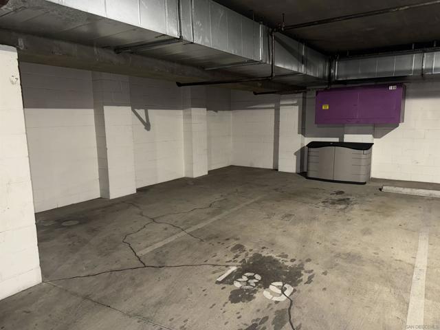 1501 India St, San Diego CA: https://media.crmls.org/mediaz/de70f834-fbd4-401d-b82b-3442b8f94c7d.jpg