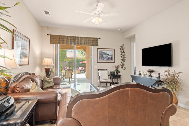 81673 Avenida Alturas, Indio CA: https://media.crmls.org/mediaz/de71acfb-9a00-4b61-8c1b-5f00b368e6b9.jpg