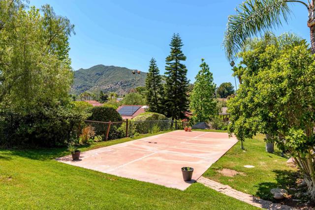 341 Pico De La Loma, Escondido CA: https://media.crmls.org/mediaz/de71e27d-ab85-4abe-9f64-02bad64d00f6.jpg