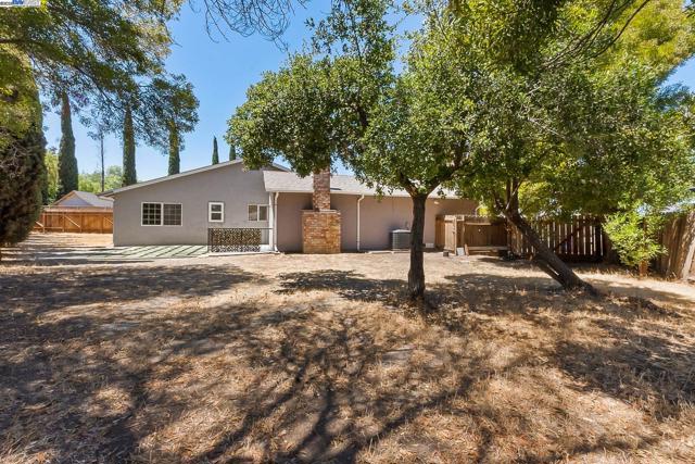 3481 Michael Pl, Bay Point CA: https://media.crmls.org/mediaz/de7234a1-7d04-41f4-b897-f497316df9aa.jpg