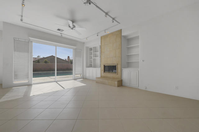 1041 E ViA San Dimas Road, Palm Springs CA: https://media.crmls.org/mediaz/de728d9f-b54e-40ae-a390-08873e0899a6.jpg