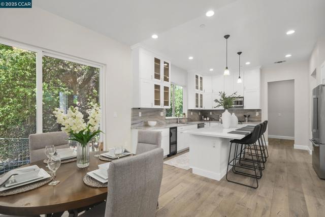 208 Valley View Pl, El Sobrante CA: https://media.crmls.org/mediaz/de728ed6-4129-4ee0-892a-cb95efad4673.jpg