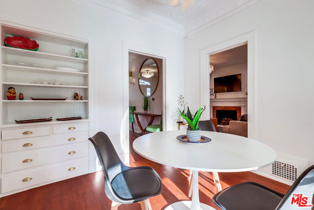 1607 N Vista Street, Los Angeles CA: https://media.crmls.org/mediaz/de72941c-1f68-4c7e-bc80-d1c52a88f934.jpg