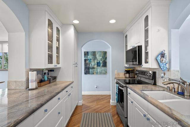356 Prospect Street, La Jolla CA: https://media.crmls.org/mediaz/de72ead3-d188-4644-80f6-206751c5689d.jpg