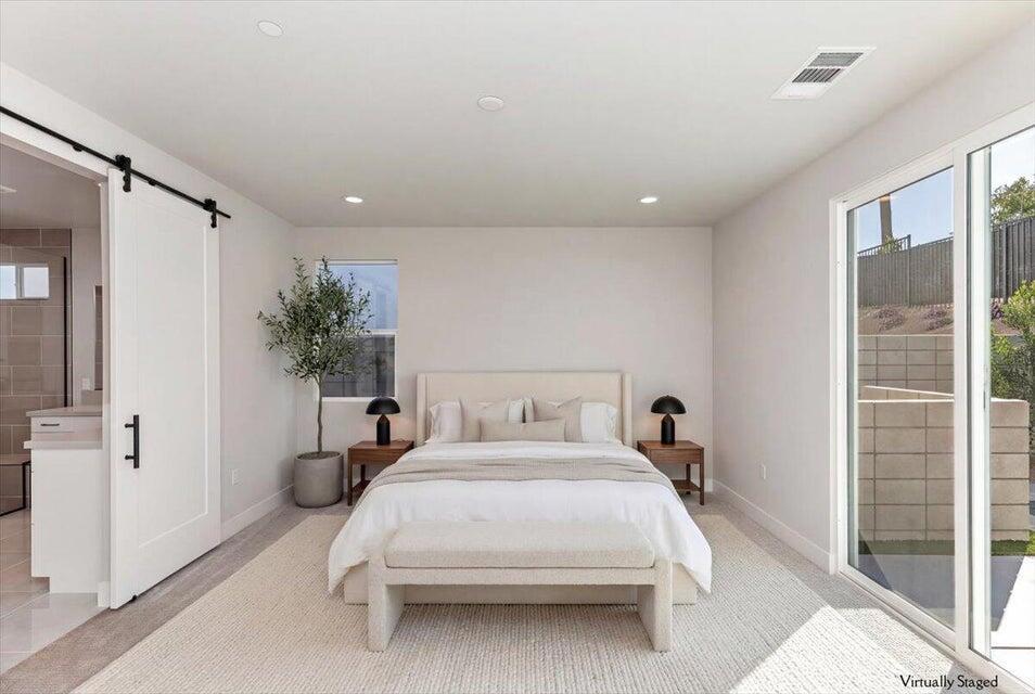 https://media.crmls.org/mediaz/de734877-7449-436e-8583-50746882bfa2.jpg?preset=X-Large