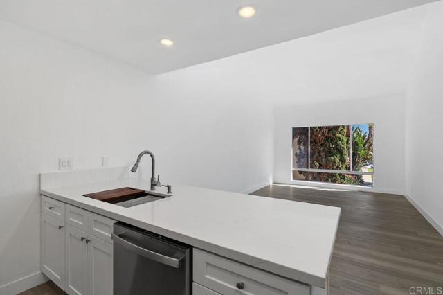 Detail Gallery Image 13 of 23 For 8036 Linda Vista Rd. 2e,  San Diego,  CA 92111 - 1 Beds | 1 Baths