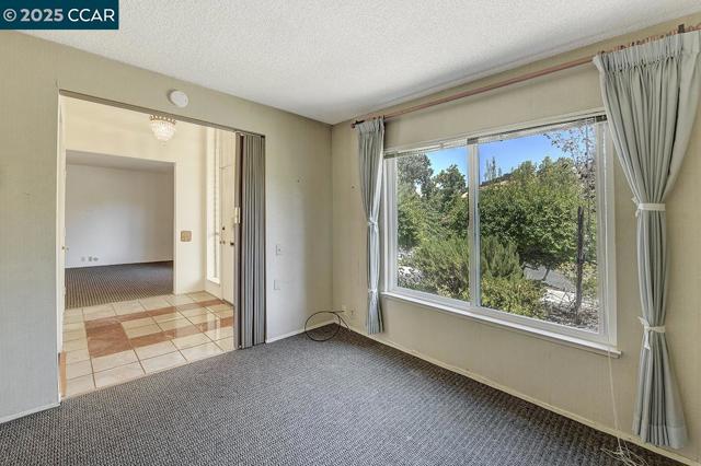 3333 Tice Creek Dr, Walnut Creek CA: https://media.crmls.org/mediaz/de736382-4ae8-42cd-8a08-3c2792983e43.jpg