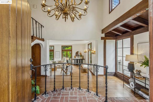 356 Mountain Avenue, Piedmont CA: https://media.crmls.org/mediaz/de7382d9-f6a6-4eec-bfc4-bc7f7f345ff1.jpg