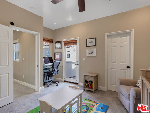 23949 De Ville Way, Malibu CA: https://media.crmls.org/mediaz/de7385dd-bbc1-460f-b006-d8cca2dd04a6.jpg