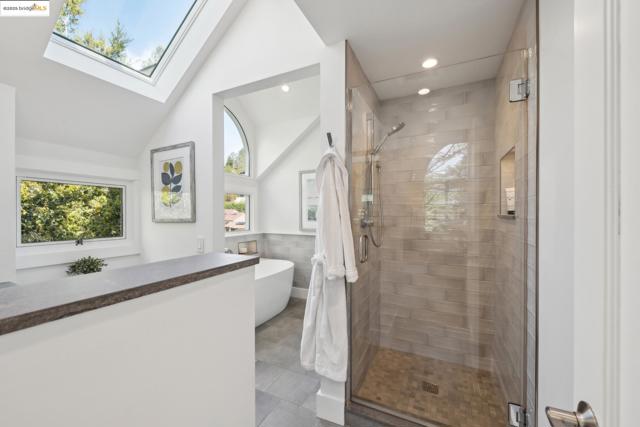 Image 37 of 60 For 5980 Harbord Dr