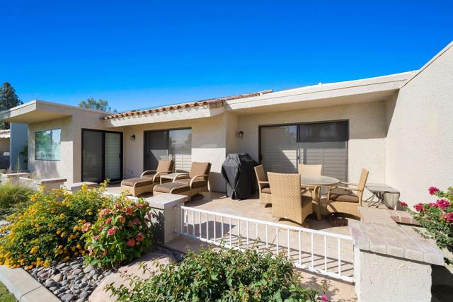 40960 La Costa W Circle, Palm Desert CA: https://media.crmls.org/mediaz/de740610-a6df-46d3-858d-212cc33c48b3.jpg