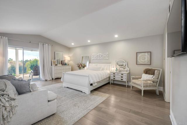 Detail Gallery Image 4 of 55 For 5413 Fairgreen Way, Bonsall,  CA 92003 - 3 Beds | 3 Baths