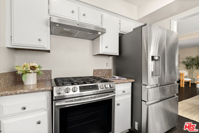 12930 Valleyheart Drive, 4 photo 8