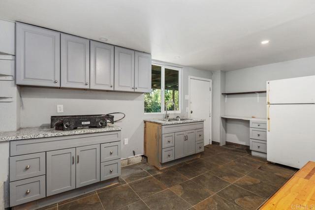 31600 Oak Glen Road, Valley Center CA: https://media.crmls.org/mediaz/de74ed27-23f3-4341-a71d-5eb9d607aa7f.jpg