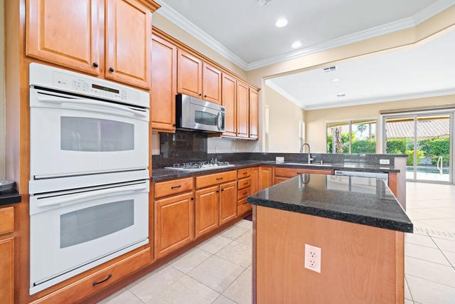 80591 Avenida Santa Marta, Indio CA: https://media.crmls.org/mediaz/de758683-b647-4055-affd-023bfa802caf.jpg