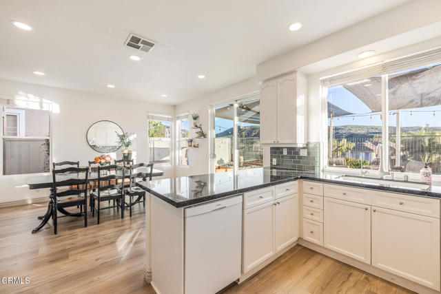 Detail Gallery Image 18 of 44 For 3118 Foxtail Ct, Thousand Oaks,  CA 91362 - 3 Beds | 2 Baths