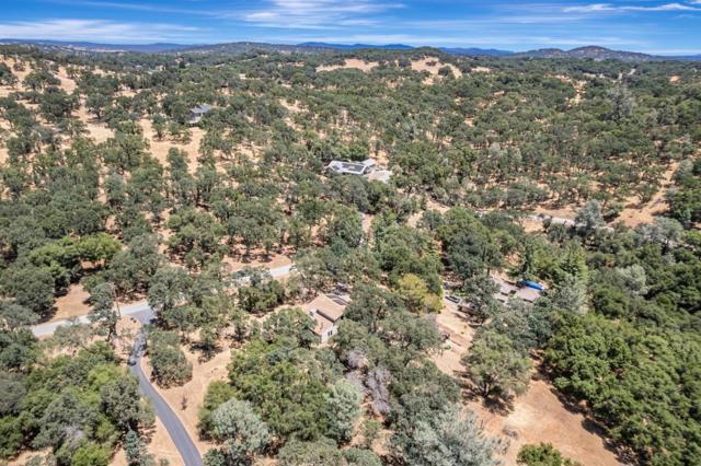 3748 Baldwin Drive, Placerville CA: https://media.crmls.org/mediaz/de75d96a-2231-48b2-9209-f7477d7b0193.jpg