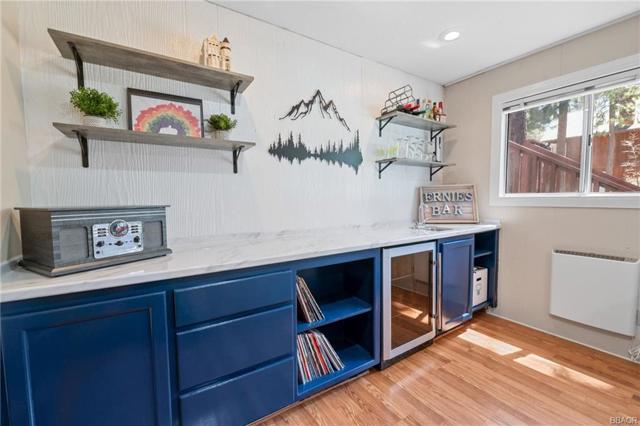 42729 Haupstrasse Drive, Big Bear CA: https://media.crmls.org/mediaz/de762141-afff-4b23-8aef-cf6cd1721f00.jpg