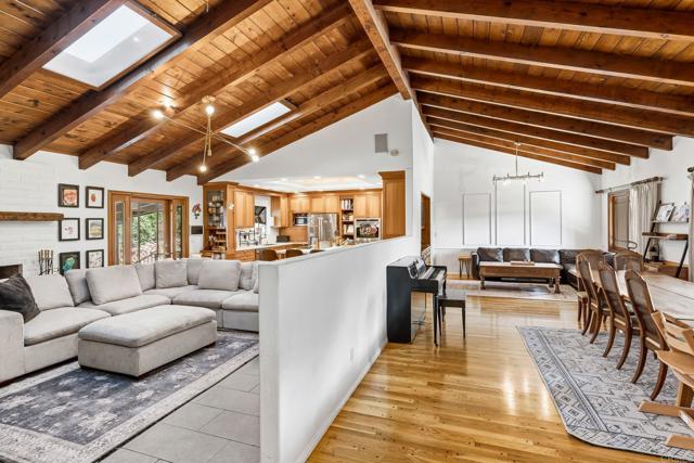 Detail Gallery Image 3 of 57 For 11724 Shadow Valley Rd, El Cajon,  CA 92020 - 5 Beds | 3 Baths