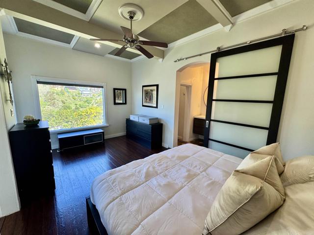 Detail Gallery Image 27 of 34 For 1923 Sunset Plaza Drive Dr, West Hollywood,  CA 90069 - 3 Beds | 3 Baths