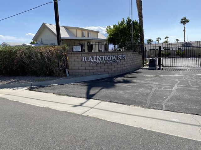 17777 Langlois Road, Desert Hot Springs CA: https://media.crmls.org/mediaz/de7851ce-80cd-4506-a2da-6eb1c9f33184.jpg