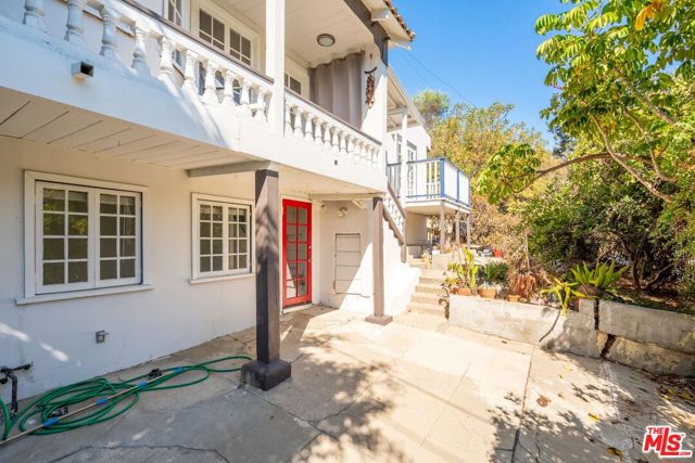 2165 Valentine Street, Los Angeles CA: https://media.crmls.org/mediaz/de78d64e-5a6f-4608-a87c-94e5c9299c6a.jpg