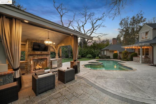 21 Samantha Dr, Lafayette CA: https://media.crmls.org/mediaz/de7948c1-16d7-4d9e-95a1-6e6a2cc603db.jpg