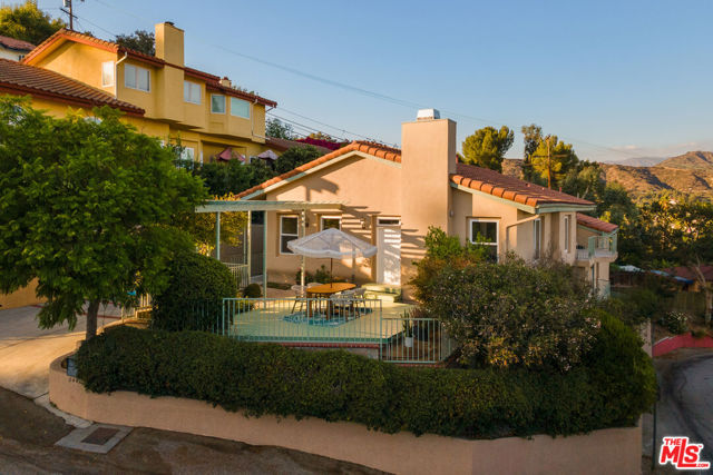 2447 Norwalk Avenue, Los Angeles CA: https://media.crmls.org/mediaz/de797644-32f2-424a-a703-ce3e90e8bc9e.jpg