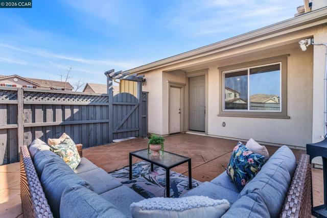 1553 S Perkins Place, Mountain House CA: https://media.crmls.org/mediaz/de79aa4d-641f-4e44-8652-914844fc8711.jpg