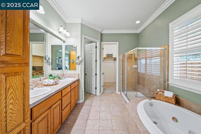 2078 Bridgeport Loop, Discovery Bay CA: https://media.crmls.org/mediaz/de7a193b-c96f-486c-a677-8f47b5a4ad9c.jpg