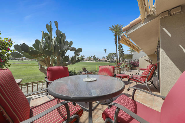 41531 Peach Tree Court, Palm Desert CA: https://media.crmls.org/mediaz/de7a3825-7cd9-4f3b-8d04-b4938ed93f0c.jpg