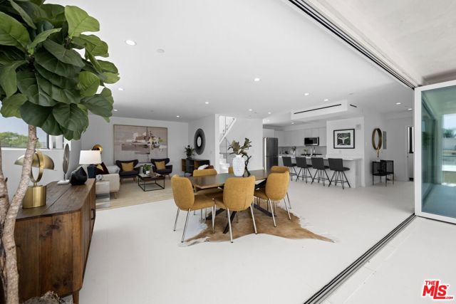 621 N Kings Road, West Hollywood CA: https://media.crmls.org/mediaz/de7a7d67-ba8b-4fb4-9a44-8c84cfb7b00f.jpg