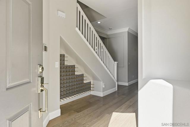 6467 Alexandri Cir, Carlsbad CA: https://media.crmls.org/mediaz/de7ac1ec-abf7-4454-85e5-ac955d637760.jpg