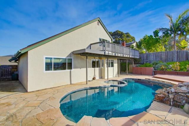 12835 Via Caballo Rojo, San Diego CA: https://media.crmls.org/mediaz/de7b0e37-e10f-45da-a266-47fb59c47804.jpg