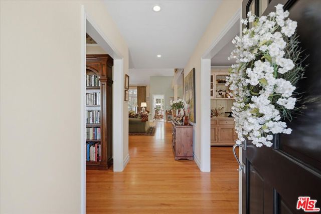 11122 Valley Spring Lane photo 7