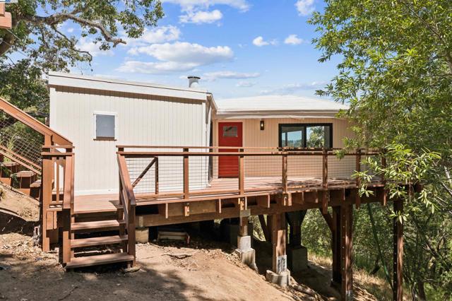 723 Redwood Rd, San Anselmo CA: https://media.crmls.org/mediaz/de7ba7ac-6db0-4564-8798-83b10b1f31b8.jpg