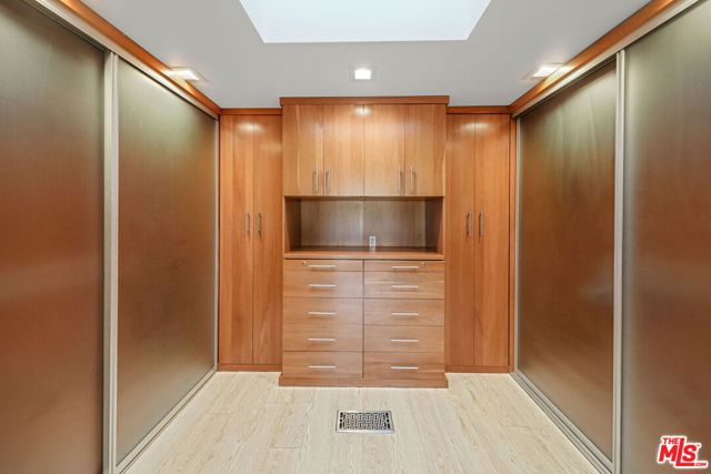 8514 Hillside Avenue, Los Angeles CA: https://media.crmls.org/mediaz/de7c4f21-32c4-4fd8-b174-dfe672d0b2c9.jpg