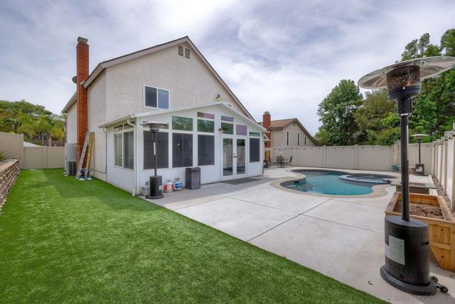 13791 Via Tres Vista, San Diego CA: https://media.crmls.org/mediaz/de7c5544-064d-49b9-b102-96fae8e33393.jpg