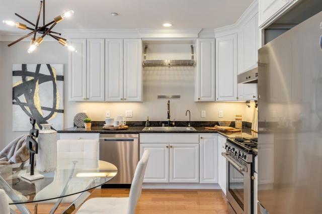 1705 Palm Avenue, San Mateo CA: https://media.crmls.org/mediaz/de7c6ce3-35b2-4977-b5ad-1b11503181f1.jpg