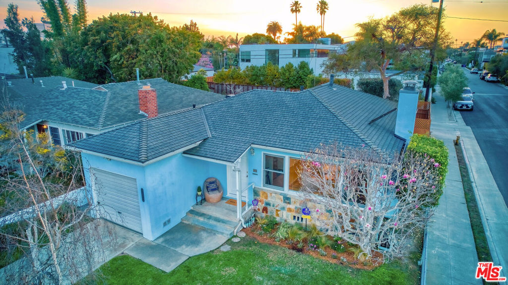 2405 Bryan Avenue
