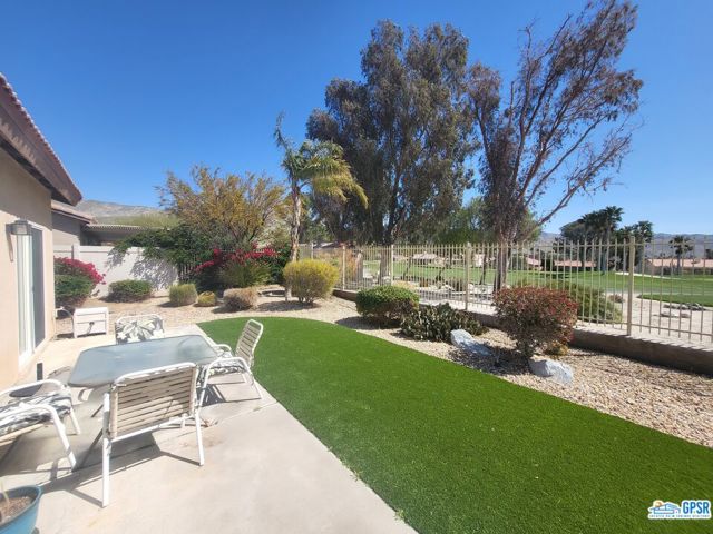 9122 SILVER STAR Avenue, Desert Hot Springs CA: https://media.crmls.org/mediaz/de7d6f59-d982-474e-9295-4dea6e722231.jpg