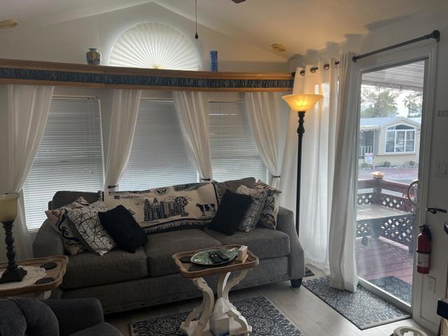 74711 Dillon Road, Desert Hot Springs CA: https://media.crmls.org/mediaz/de7df5a8-4e6c-42d8-a270-c96708f186d1.jpg