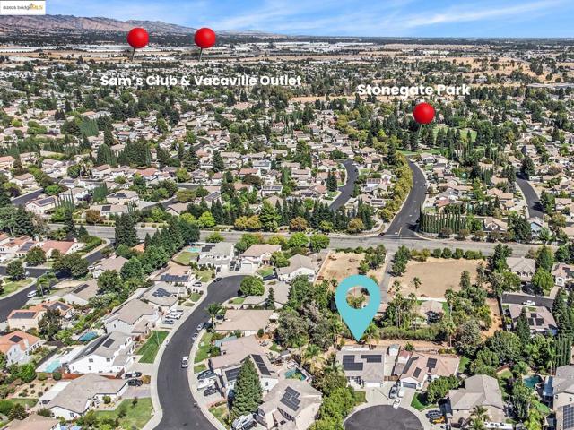 1018 Alouette Pl, Vacaville CA: https://media.crmls.org/mediaz/de7e7fae-4c02-42ce-8951-0fef4b137e50.jpg